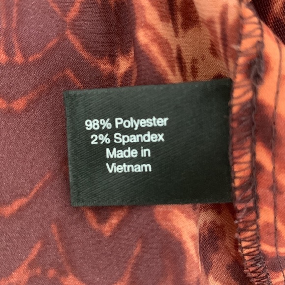 Lane Bryant Burgundy Cold Shoulder,Bell Sleeve Blouse w/Ombré. Size 22/24 - Picture 9 of 11